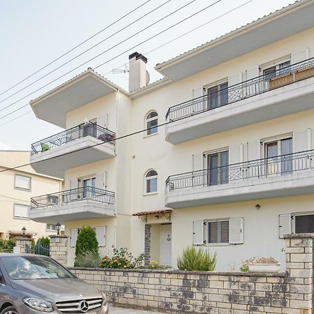 La Casa - Traditionally Elegant Apt 38M2 W Prk Grd ヨアニナ エクステリア 写真