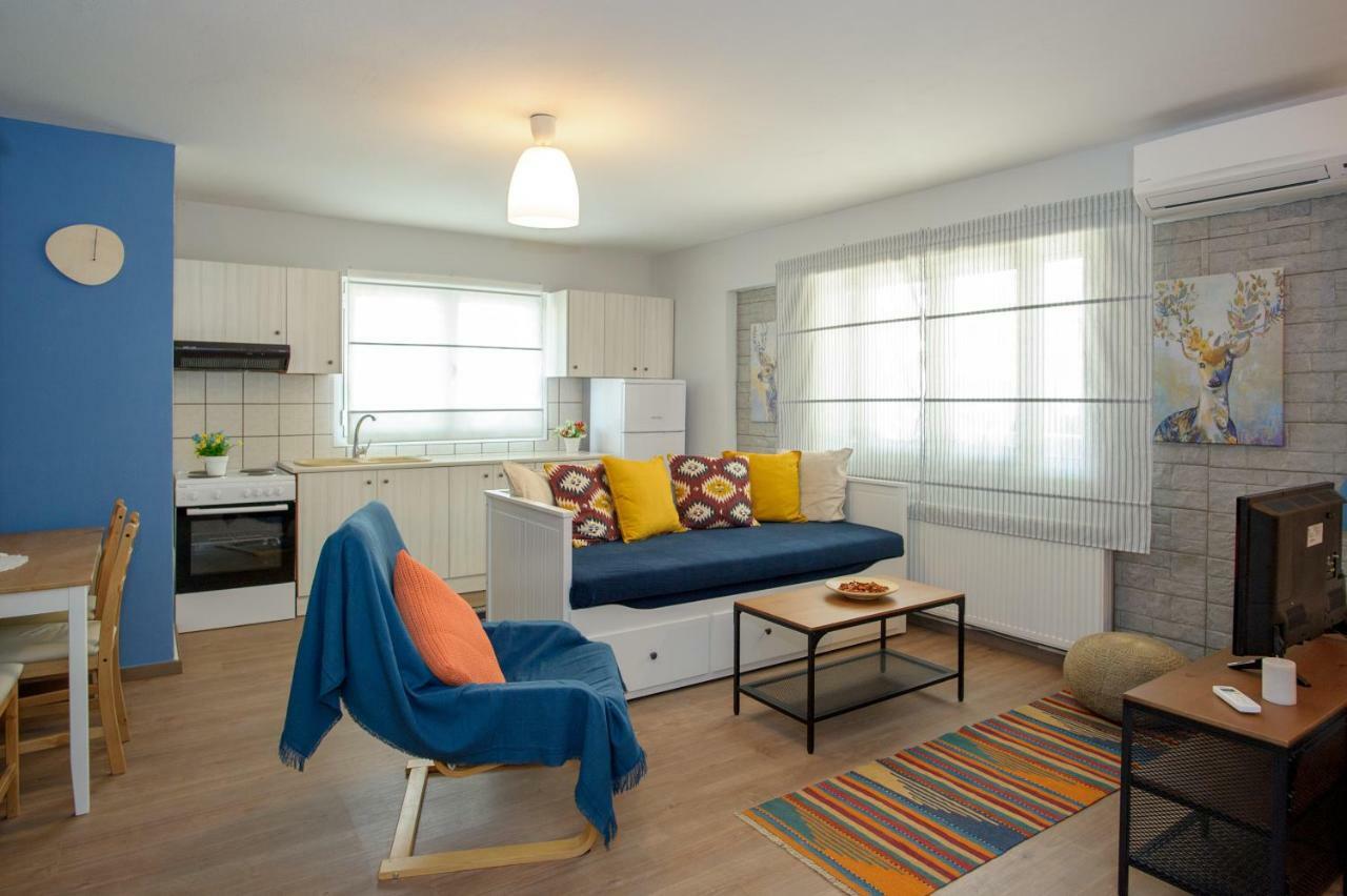 La Casa - Traditionally Elegant Apt 38M2 W Prk Grd ヨアニナ エクステリア 写真